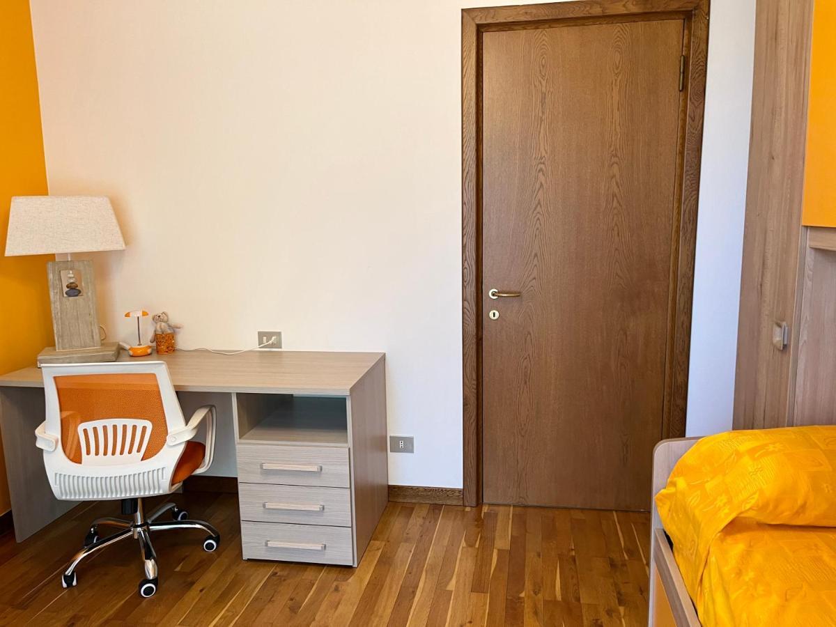 Lukas Home Con Il Cuore Appartamento 3 Camere Al Piano Terra E Appartamento 1 Camera In Taverna Merone Exterior photo