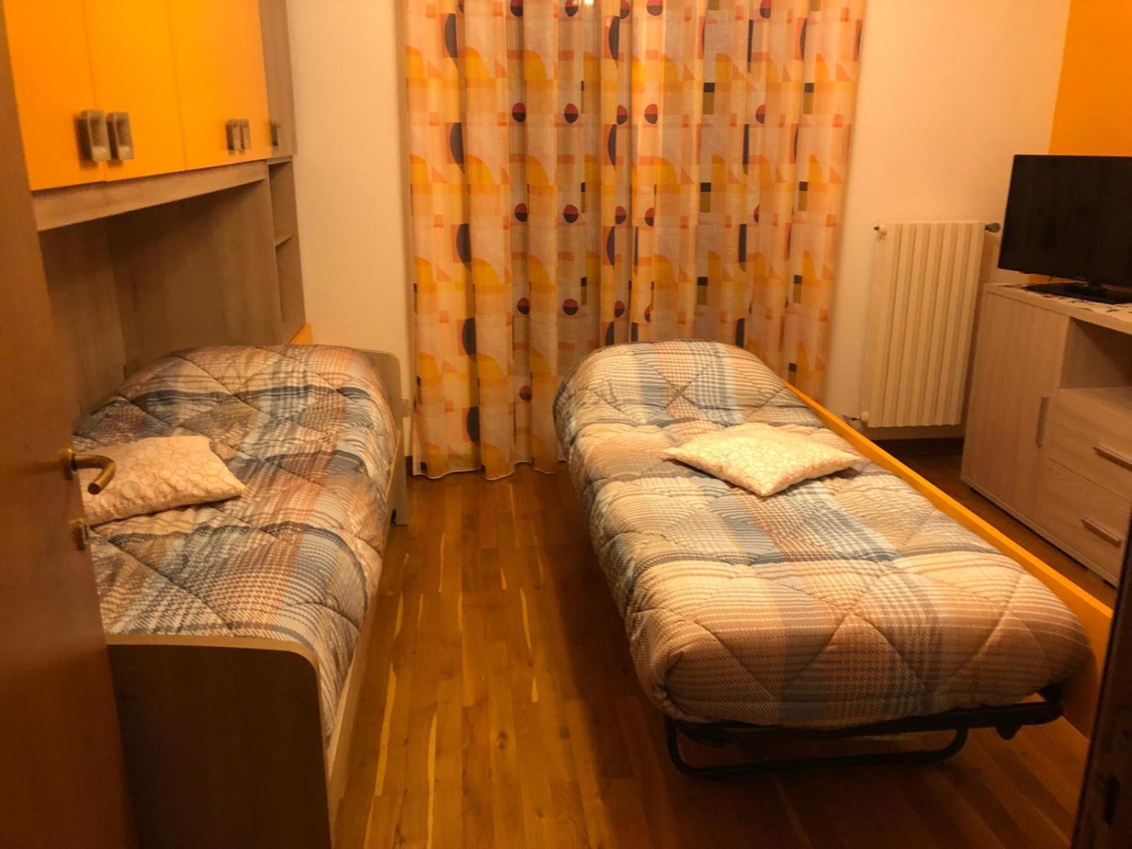 Lukas Home Con Il Cuore Appartamento 3 Camere Al Piano Terra E Appartamento 1 Camera In Taverna Merone Exterior photo
